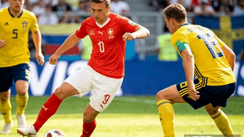 “深切哀悼！戴琳急速捐资五千，挽救球迷生命于危难，昔日争议此刻尽消！”